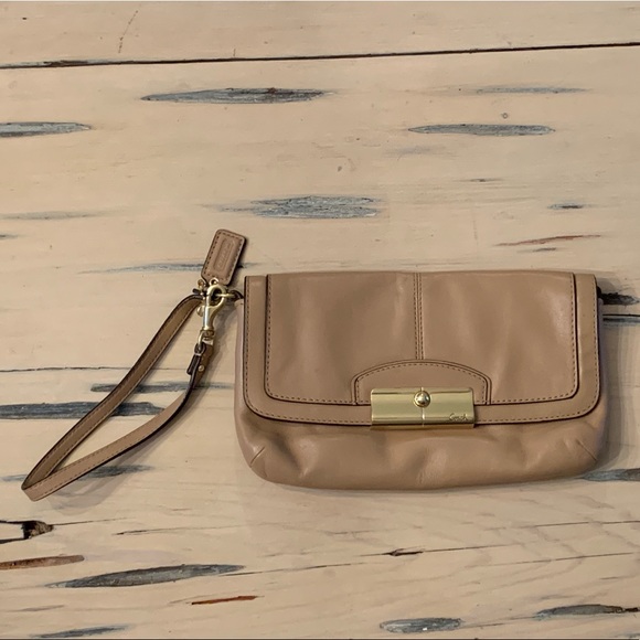 Coach Handbags - Coach Wristlet